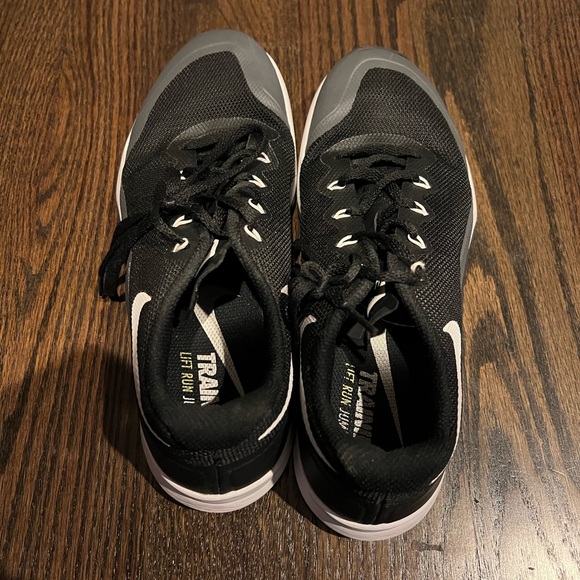 Nike Metcon sneakers 9.5 - Picture 4 of 6